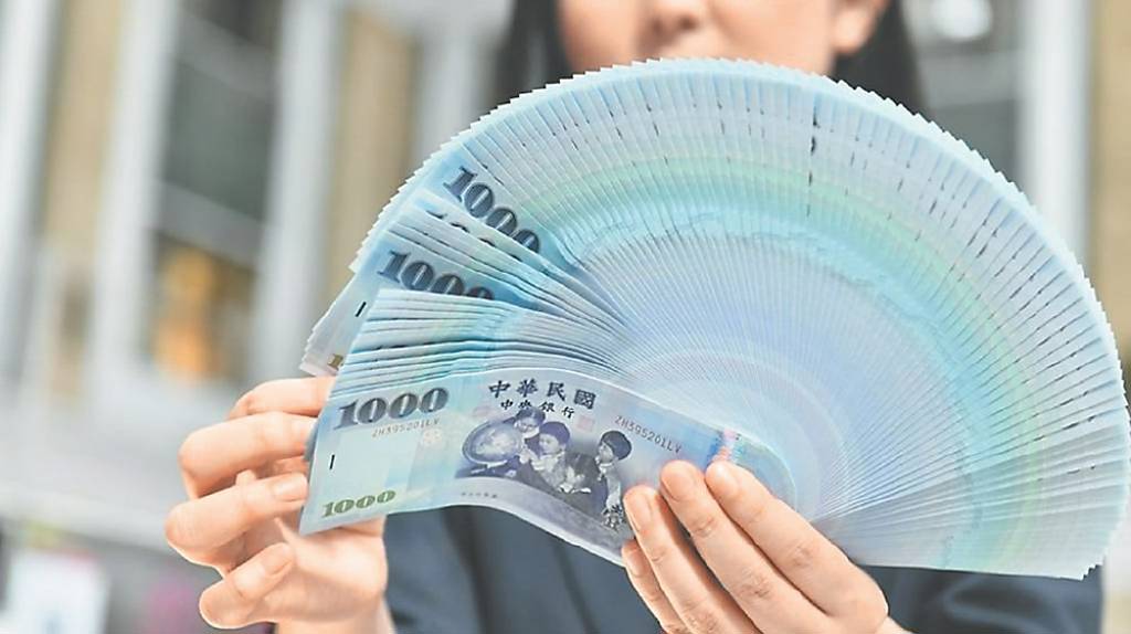 AI帶動 國銀中小企放款超標