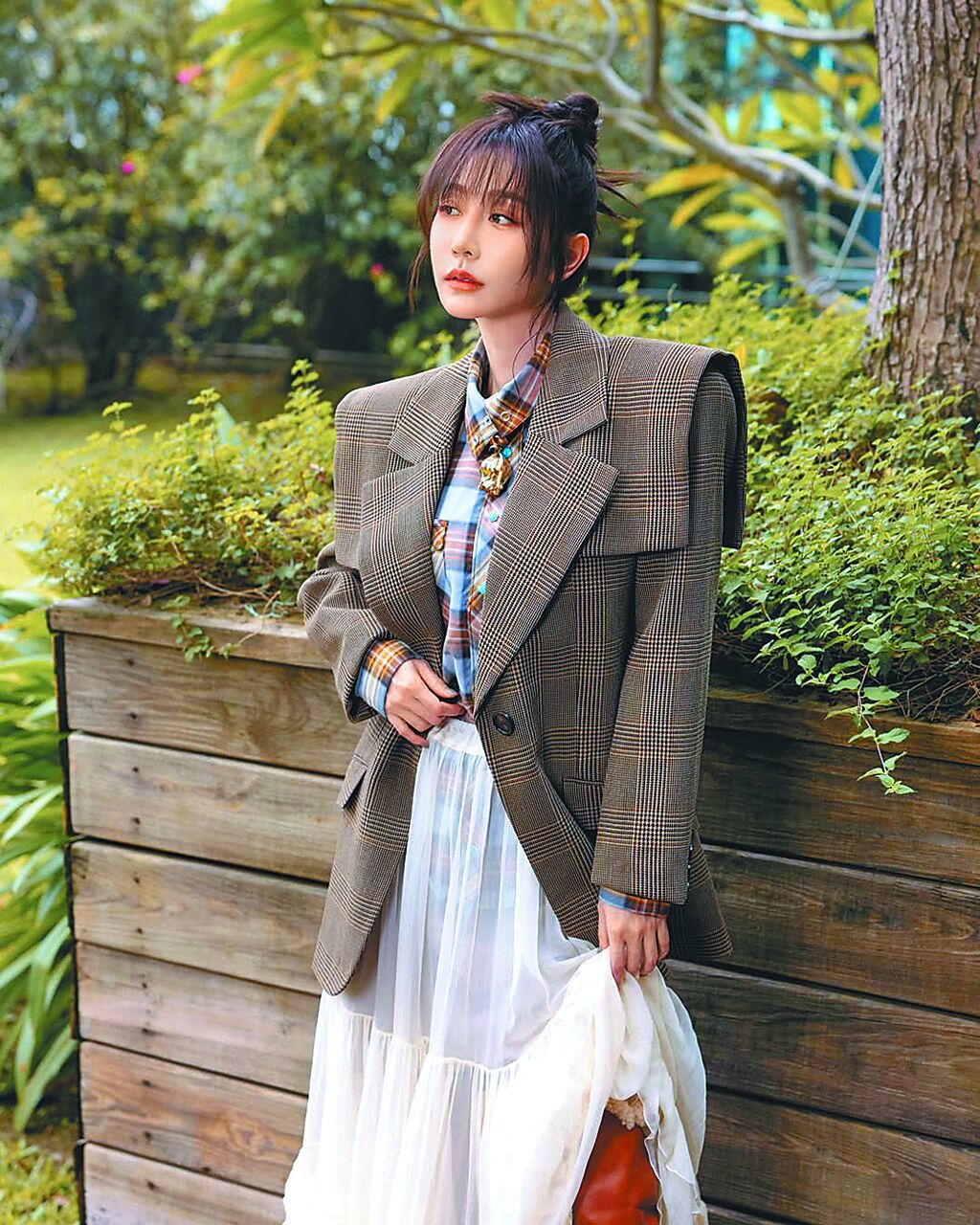 曾莞婷沒戲可報 靠主持依然敲鐘