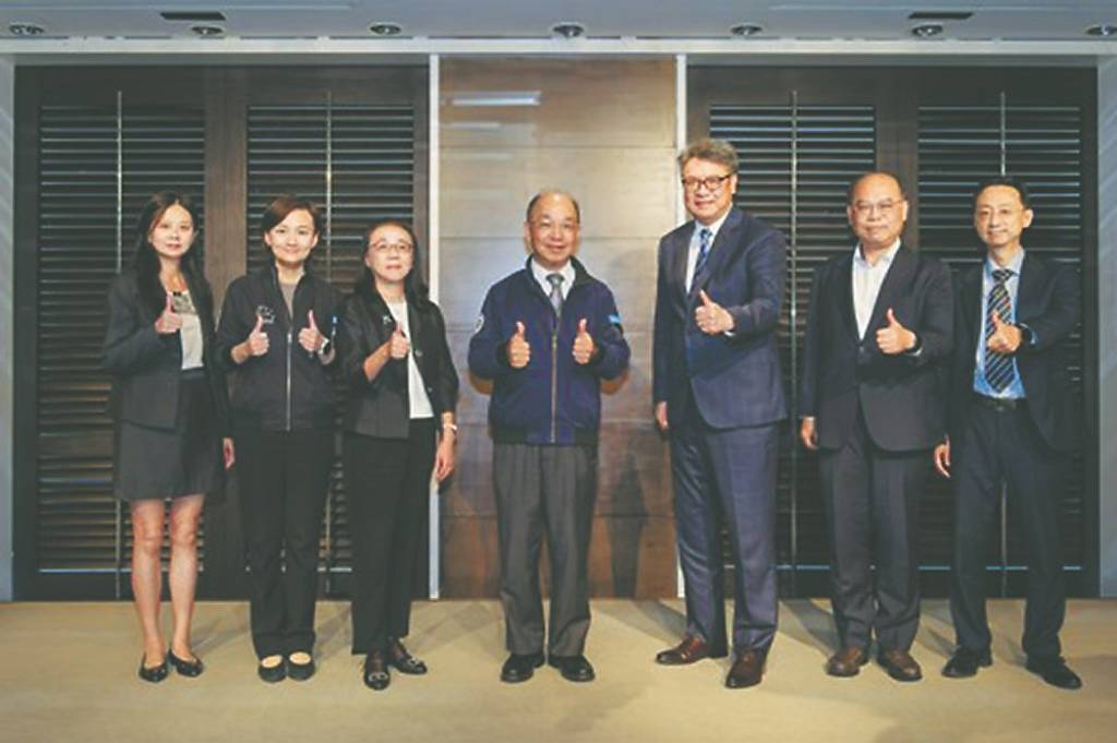 證交所辦企業交流會