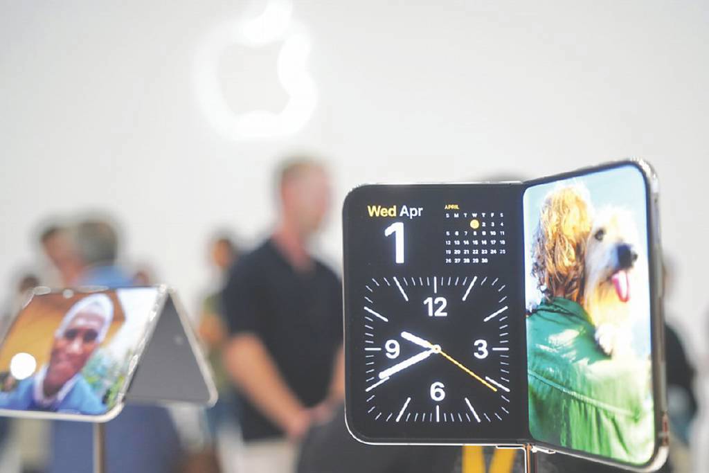iPhone Duo大陸上市即破發?陸媒實測電商溢價、實體門市缺貨