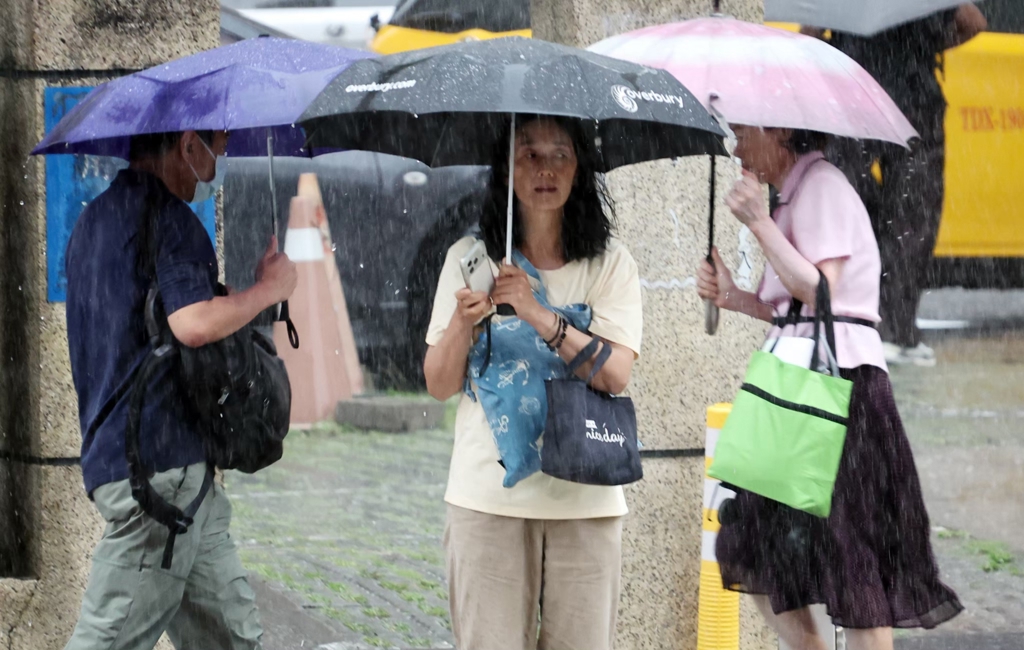 煙花最快「這時」升級強颱 明起2地變天下雨、降溫探20度