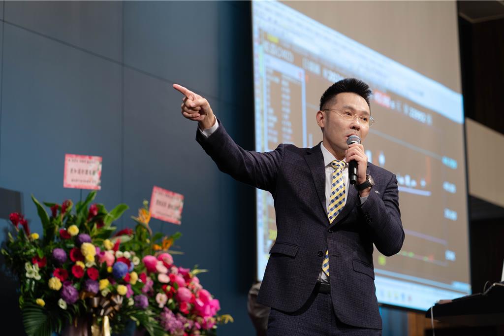 台股明年六萬二!郭哲榮豪押1億成焦點