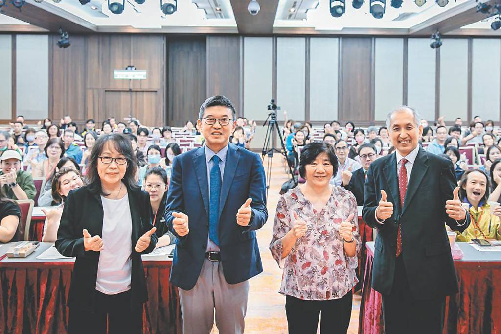 中租基金平台論壇:紀律分批勝過猜頂